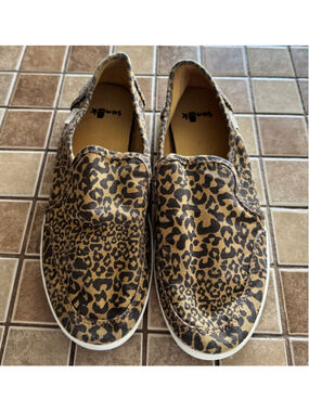 Women's Sanuk Leopard Print Slip-On Flats Shoes Size 6 Brown Black
